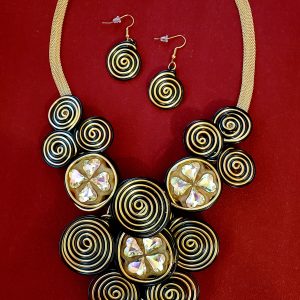 Black/Gold Disk Necklace (w/earrings)