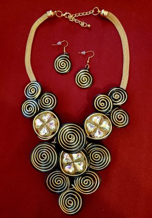 Black/Gold Disk Necklace (w/earrings)