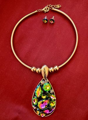 Iridescent Stone in Gold Setting Necklace (w/earrings)