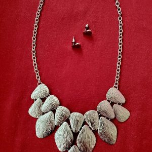 Silver, Oval Medallions Necklace